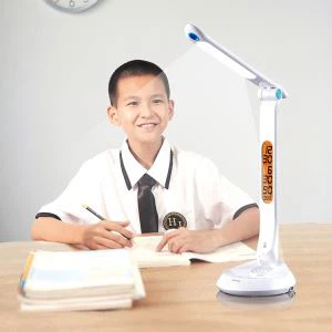 घड़ी और संगीत खिलाड़ी के साथ एलईडी पढ़ना दीपक